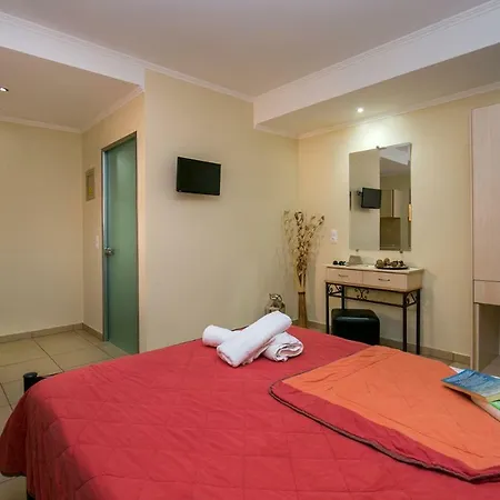 Water Side Studio 3 *